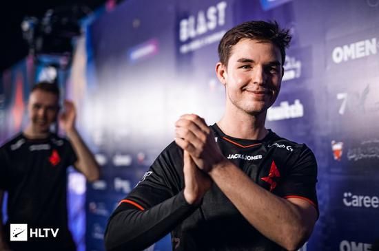 2025电竞世界杯中国俱乐部表现出色荣获前十名